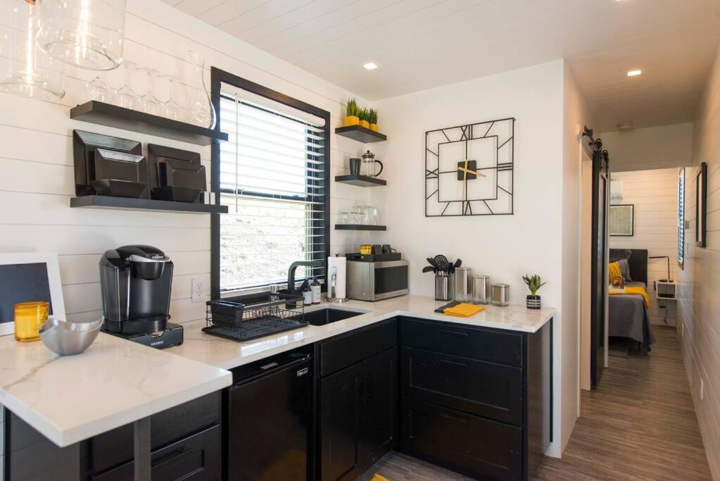 The Zephyr Modern Luxe Container Home Bellmead Exterior foto